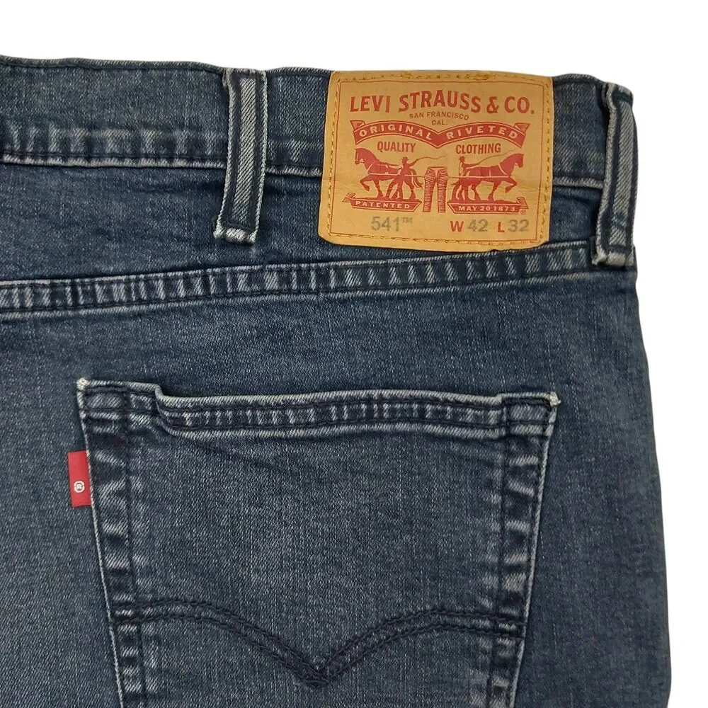 Levi's 541 Jeans Mens 42x31 Blue Straight Leg Stretch Work Comfort Durable Denim